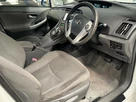 2010-toyota-prius-small-2