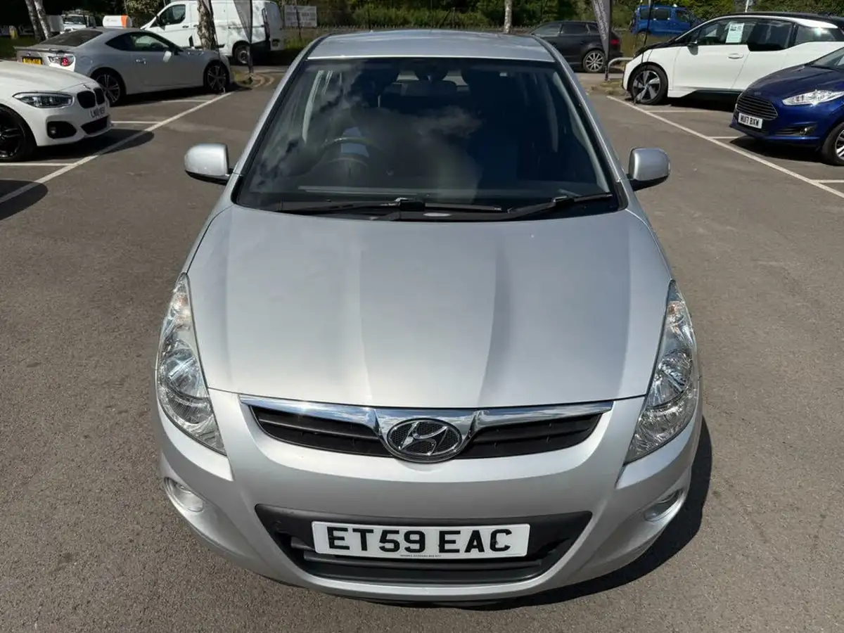 2010-hyundai-i20-14-comfort-5d-big-18