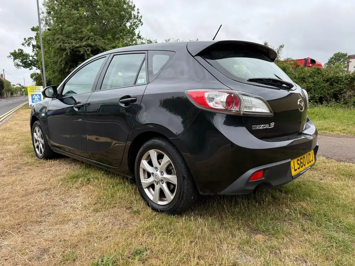 2010-mazda-mazda3-16-ts2-big-5