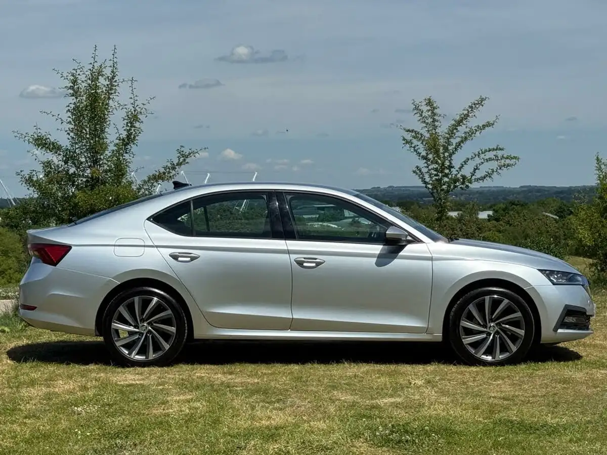 2020-skoda-octavia-15-tsi-se-first-edition-hatchback-big-3