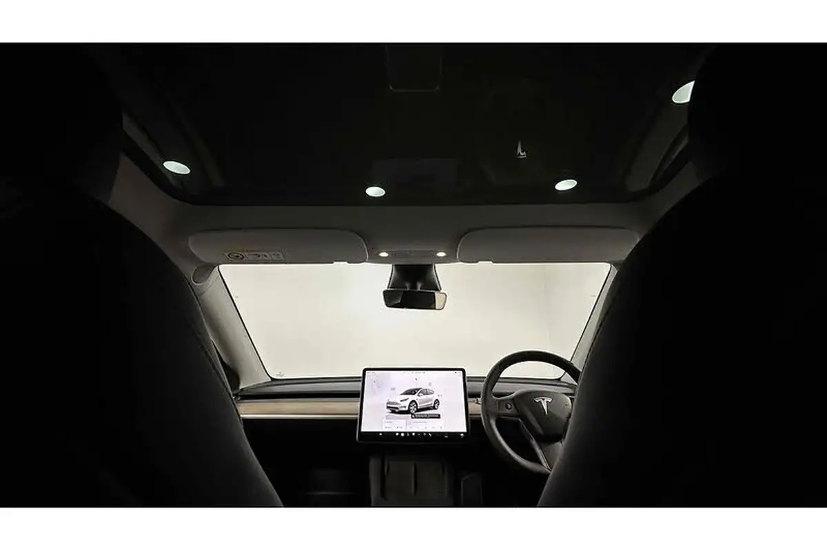 2023-tesla-model-y-e-rwd-big-1