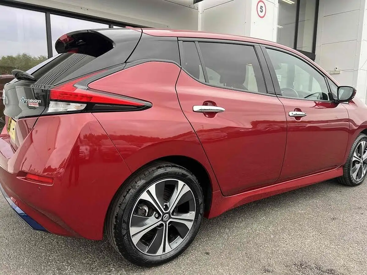 2022-nissan-leaf-e-e-tekna-big-25