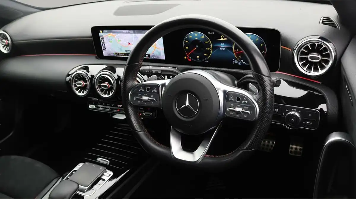 2019-mercedes-benz-a-class-20-a250-amg-line-premium-hatchback-5d-big-8