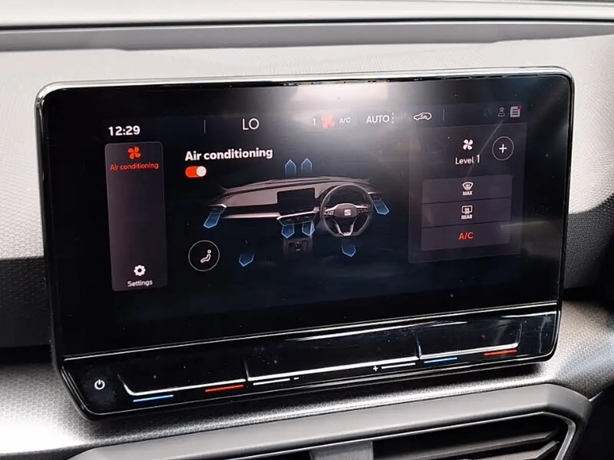 2021-seat-leon-10-tsi-evo-se-dynamic-hatchback-big-9