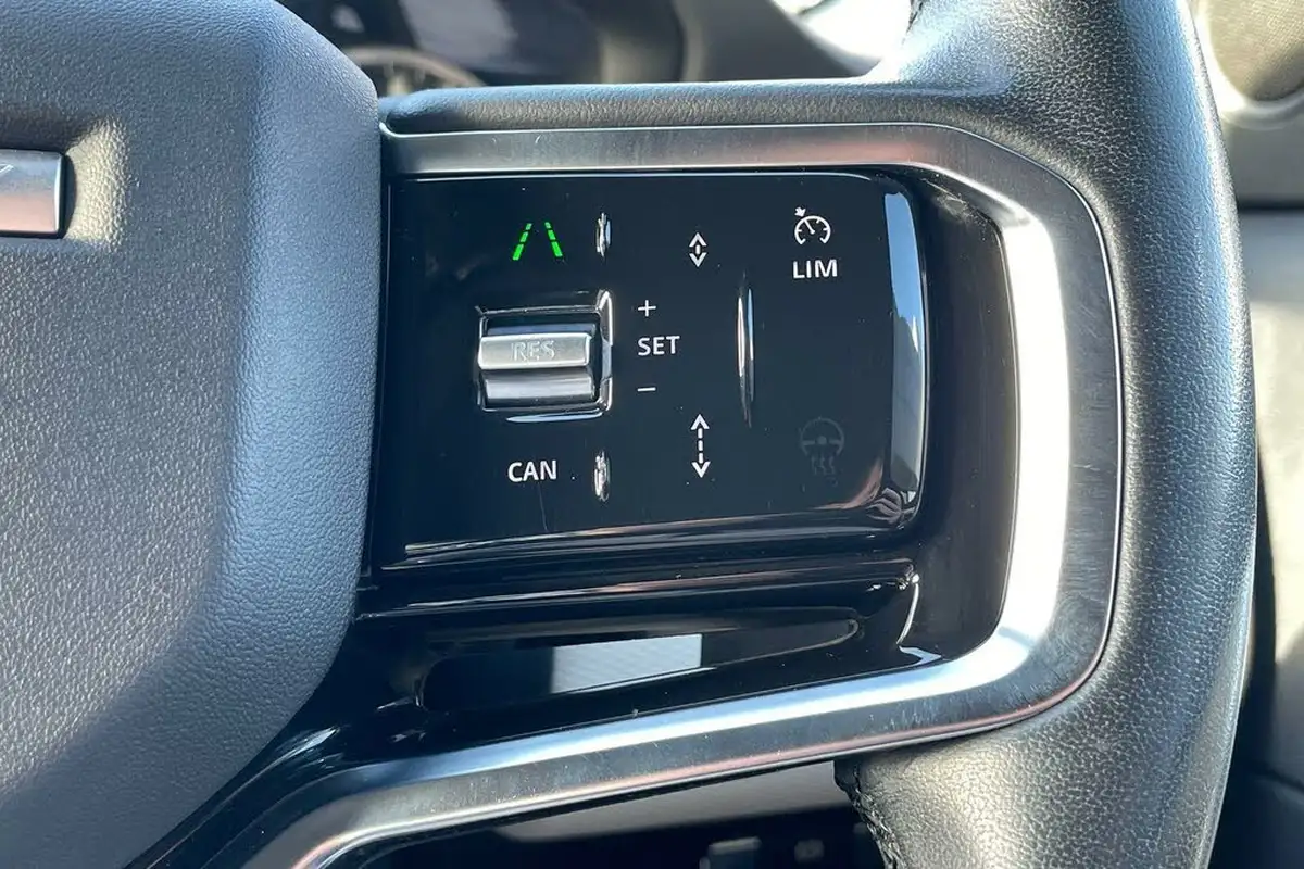 2022-land-rover-discovery-sport-20-d200-urban-edition-big-25