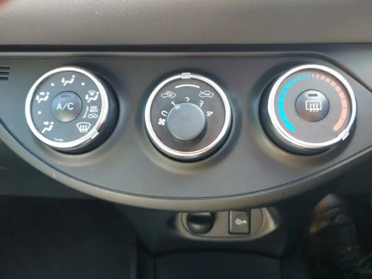 2020-toyota-yaris-10-vvt-i-icon-big-15