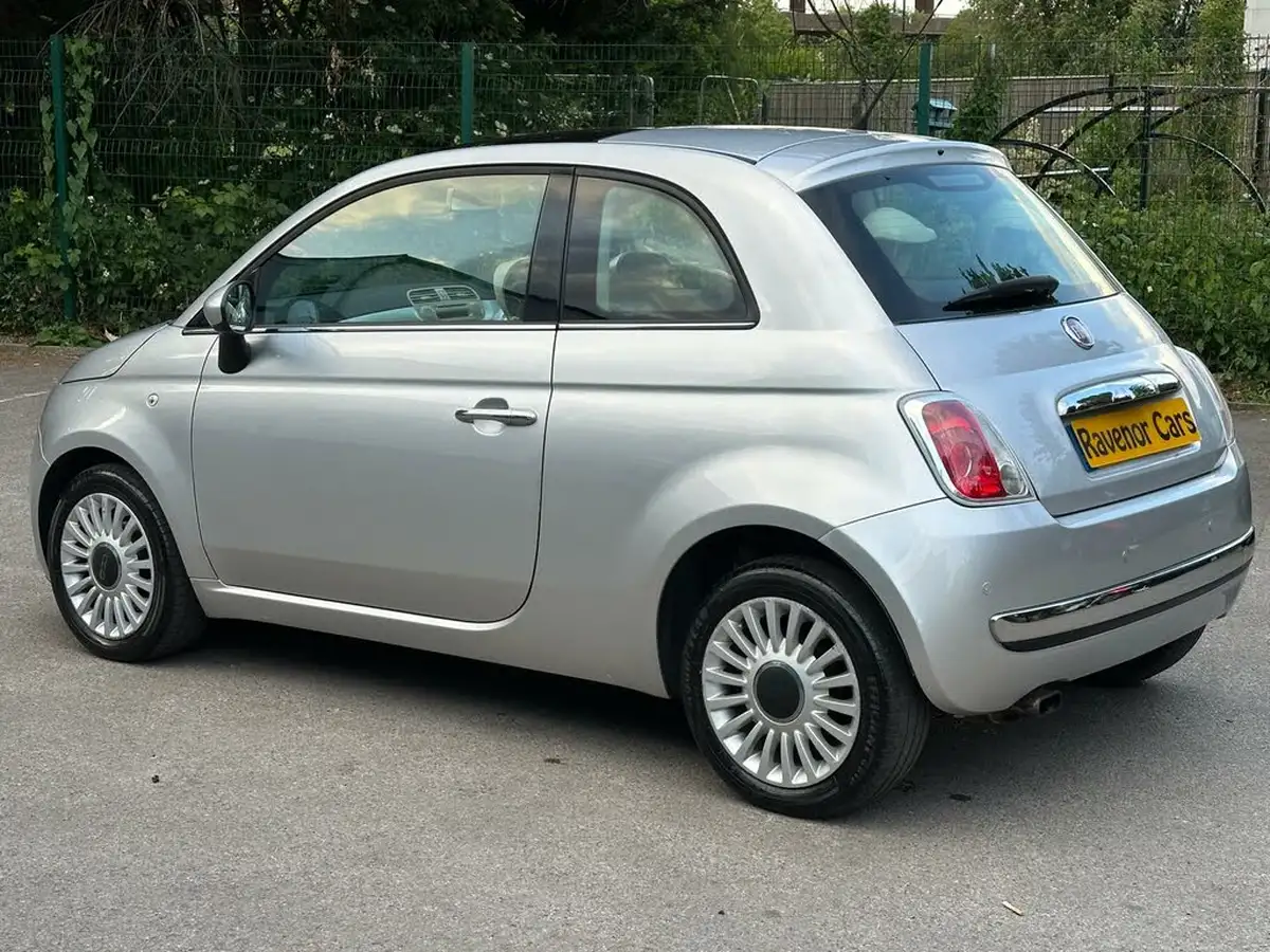 2011-fiat-500-12-lounge-big-8