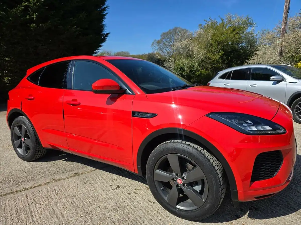 2019-jaguar-e-pace-20-i4d-chequered-flag-150ps-big-0