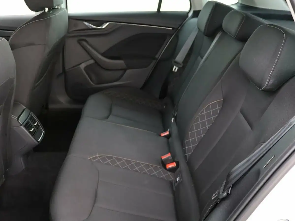 2023-skoda-kamiq-10-tsi-se-drive-109ps-dsg-big-20