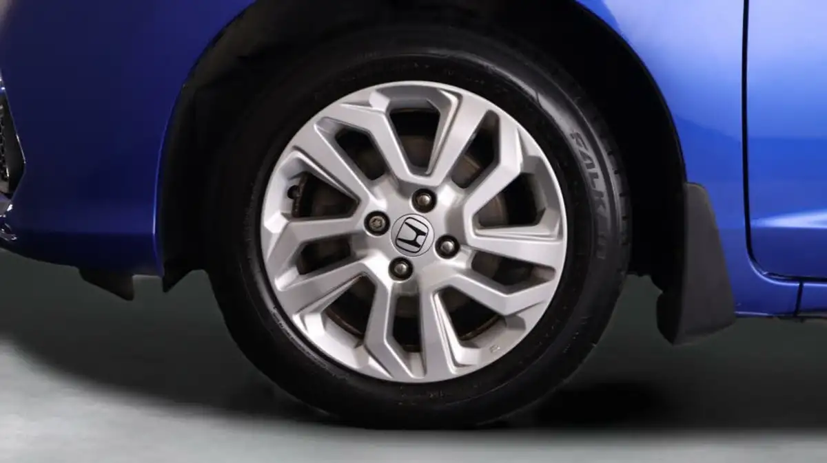 2019-honda-jazz-13-i-vtec-se-big-17