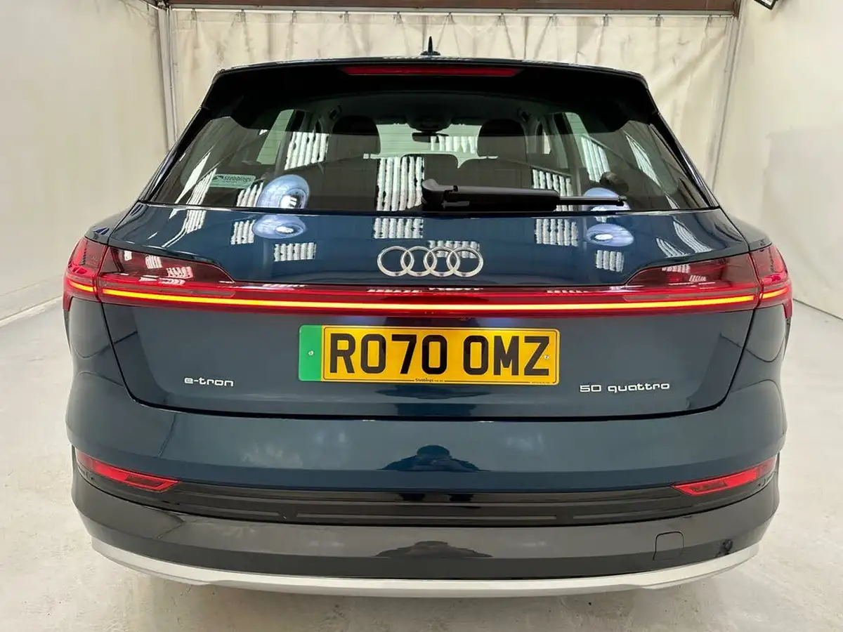 2020-audi-e-tron-50e-sport-big-6