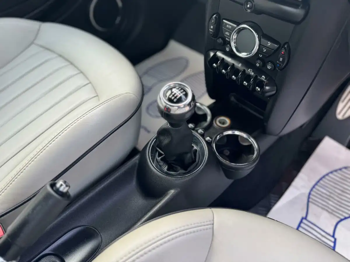 2011-mini-cooper-16-cooper-s-convertible-2d-big-41