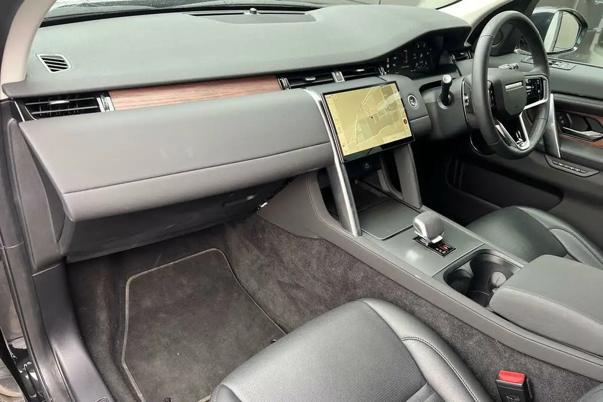 2024-land-rover-discovery-sport-20-d200-s-big-30