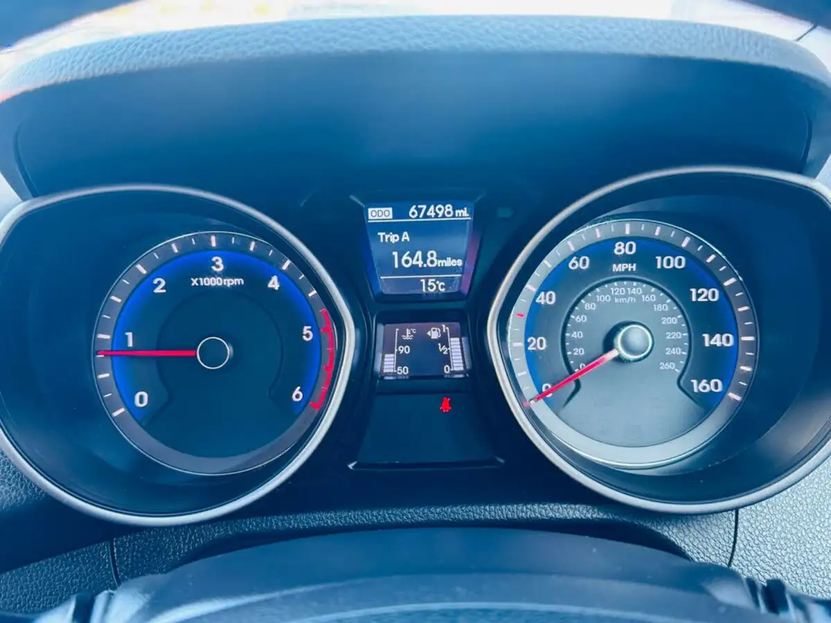 2015-hyundai-i30-16crdi-se-110ps-hatchback-big-26