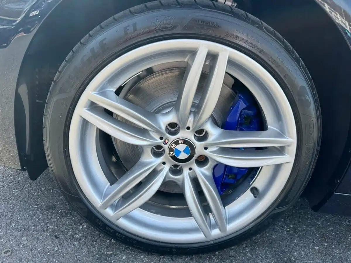 2010-bmw-5-series-44-550i-m-sport-big-41