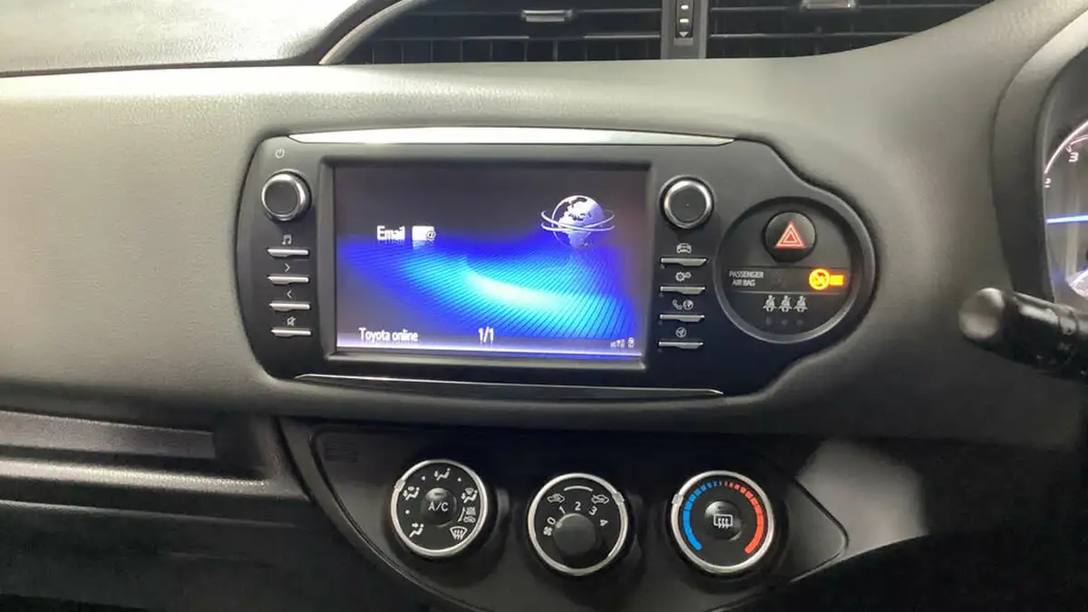 2019-toyota-yaris-15-vvt-i-icon-111bhp-1496cc-big-10