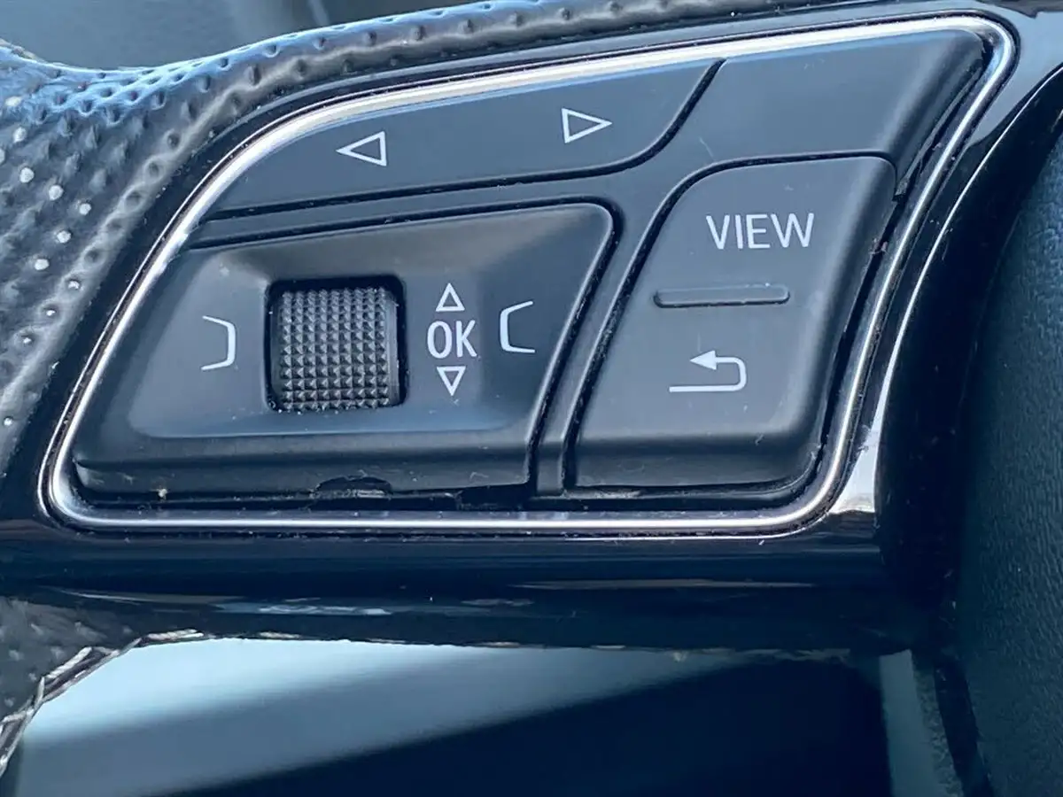 2021-audi-q2-10-30-tfsi-black-edition-big-28