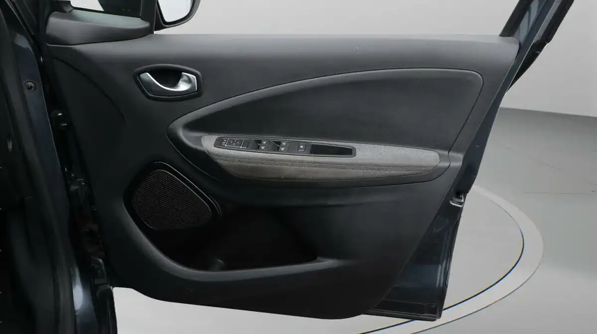 2020-renault-zoe-e-i-iconic-110ps-r110ze50-big-15