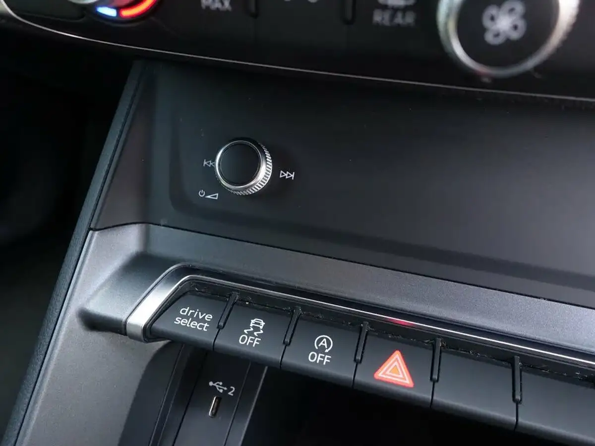 2019-audi-q3-20-45-tfsi-s-line-station-wagon-big-31