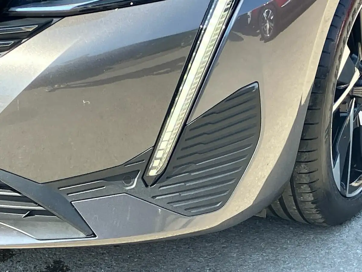 2022-peugeot-308-sw-12-puretech-allure-premium-station-wagon-eat8-big-35
