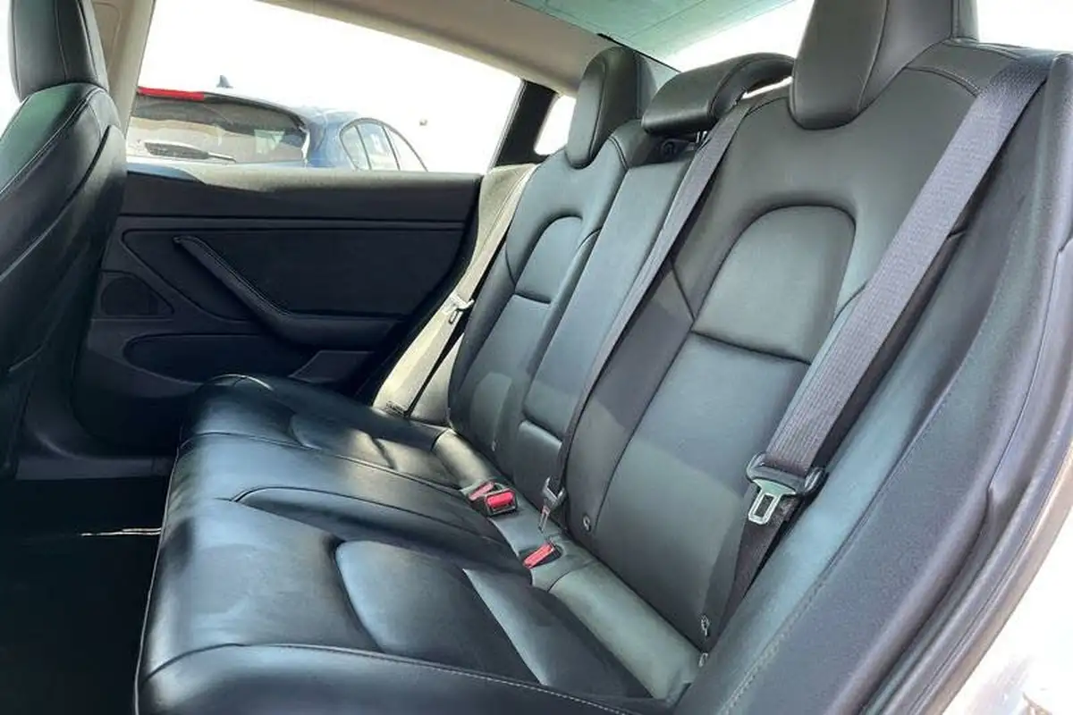 2020-tesla-model-3-e-long-range-big-19