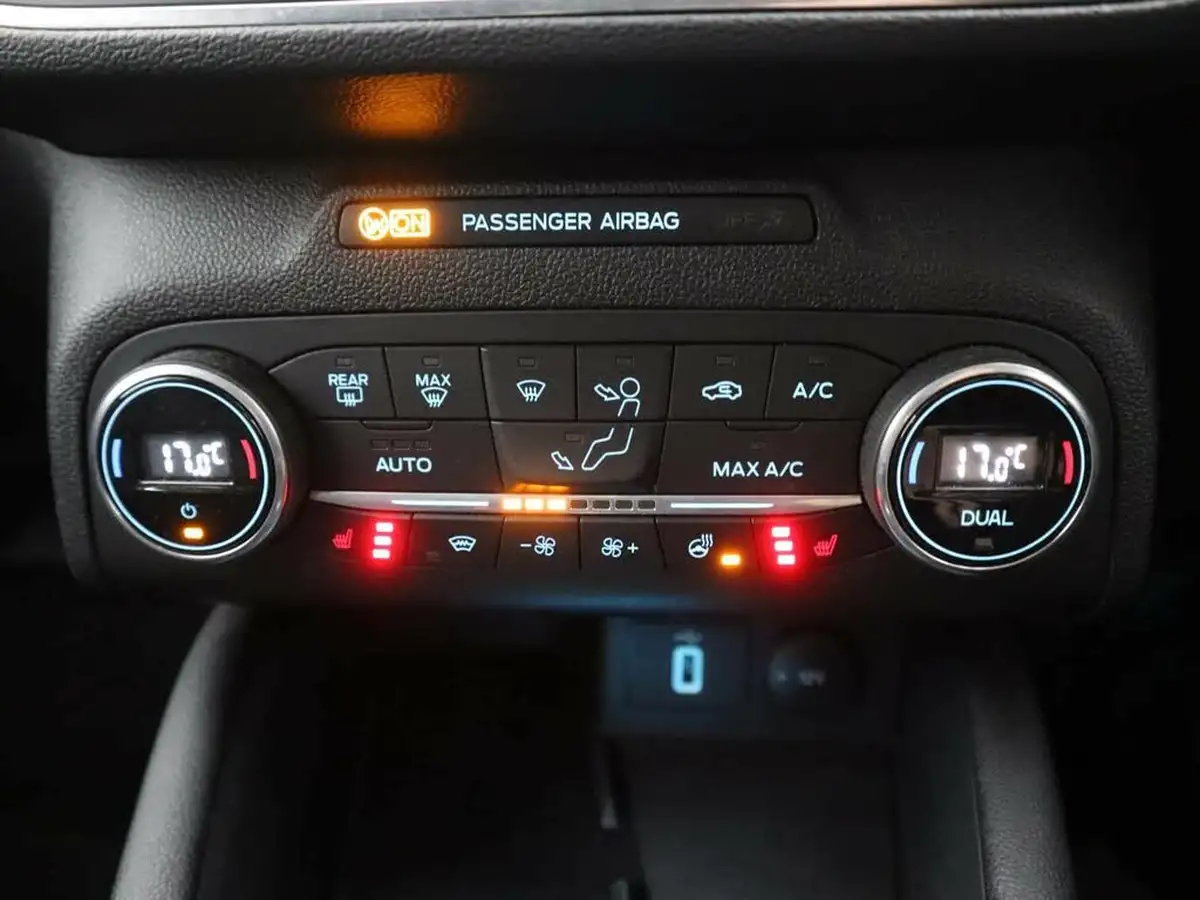 2019-ford-focus-10t-titanium-x-hatchback-big-30