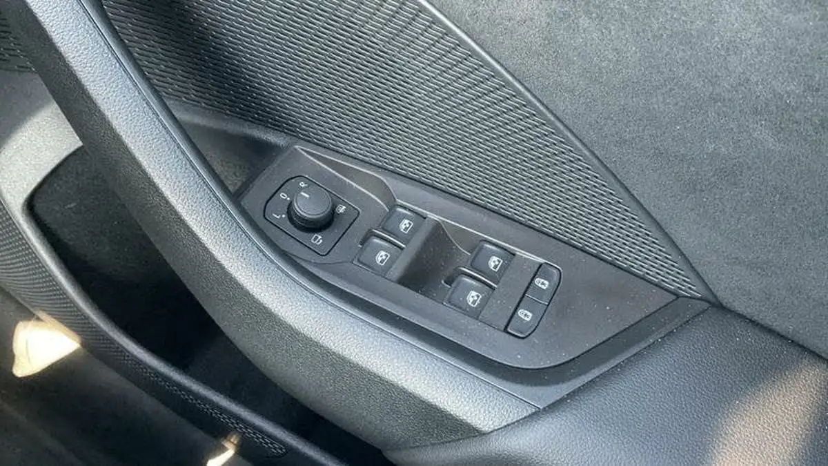 2024-skoda-octavia-15-tsi-e-tec-first-edition-hatchback-big-32