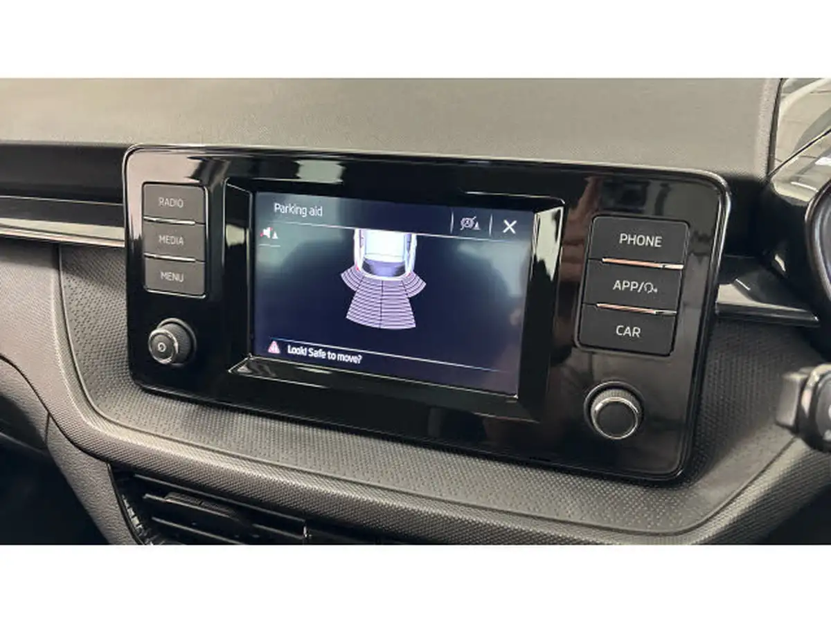 2022-skoda-fabia-10-tsi-se-comfort-109ps-big-28