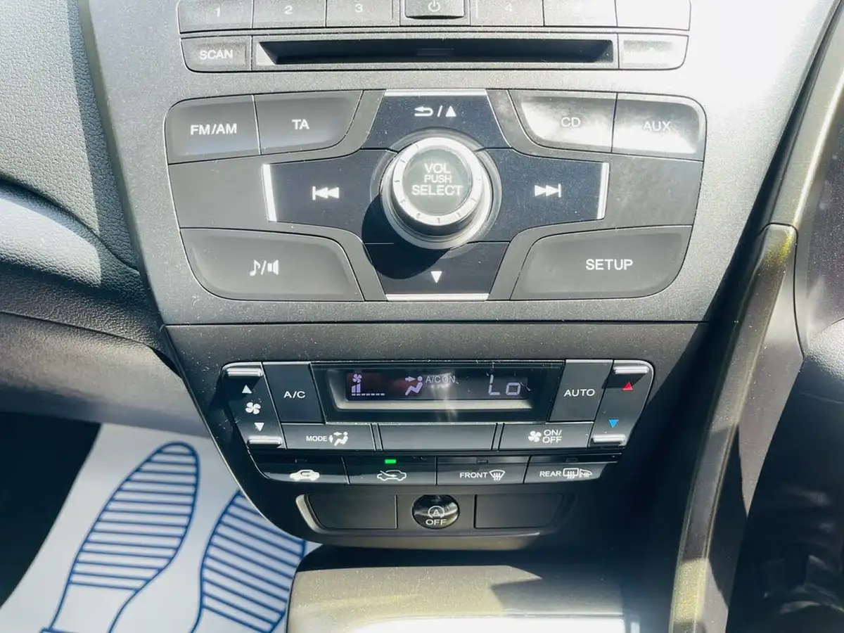 2013-honda-civic-16td-se-big-25