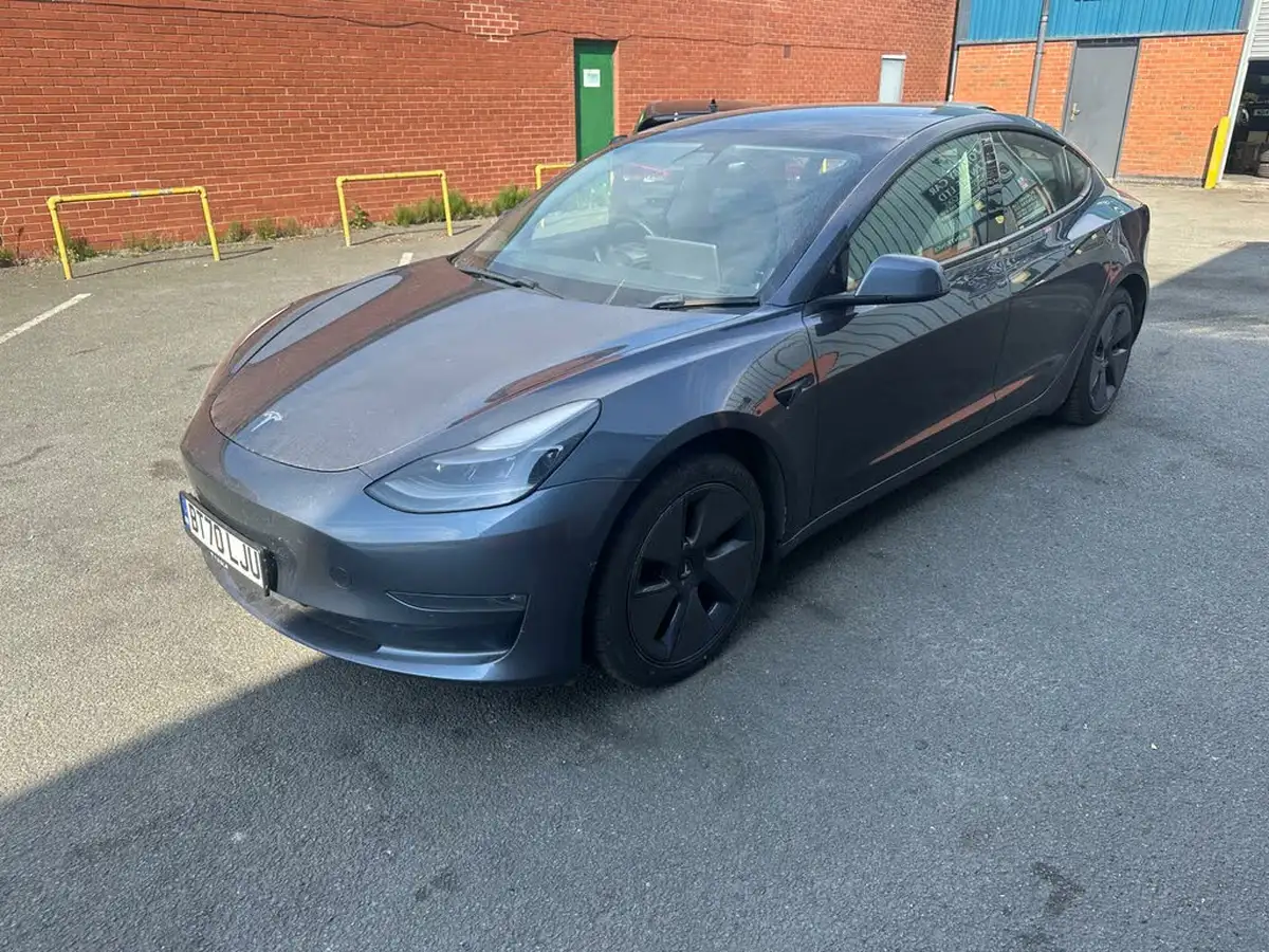 2020-tesla-model-3-e-long-range-big-6