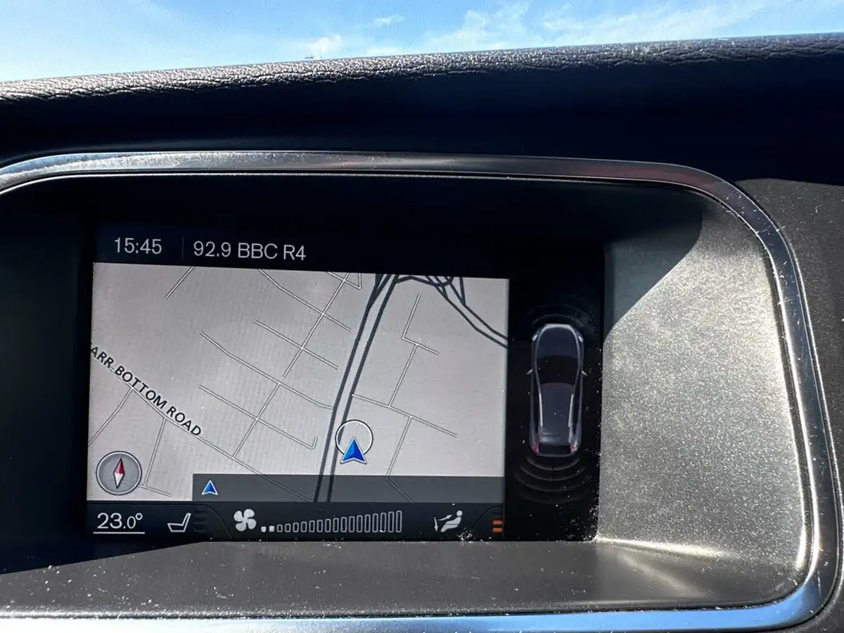 2014-volvo-v40-20td-d3-cross-country-lux-geartronic-big-28