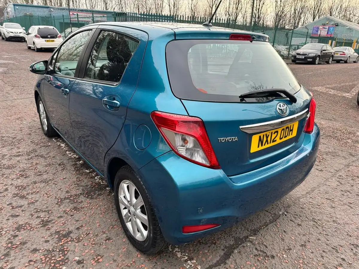 2012-toyota-yaris-133-t-spirit-vvt-i-big-8
