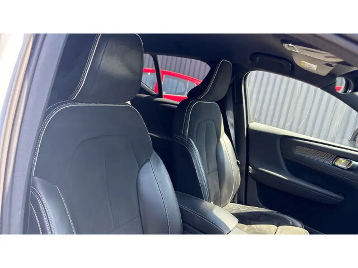 2020-volvo-xc40-20-b4-r-design-awd-big-46
