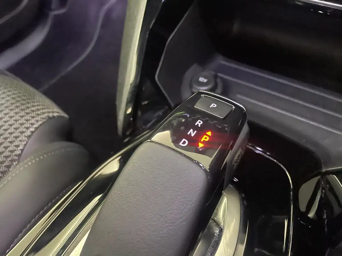 2020-peugeot-2008-suv-12-puretech-gt-line-eat8-big-29