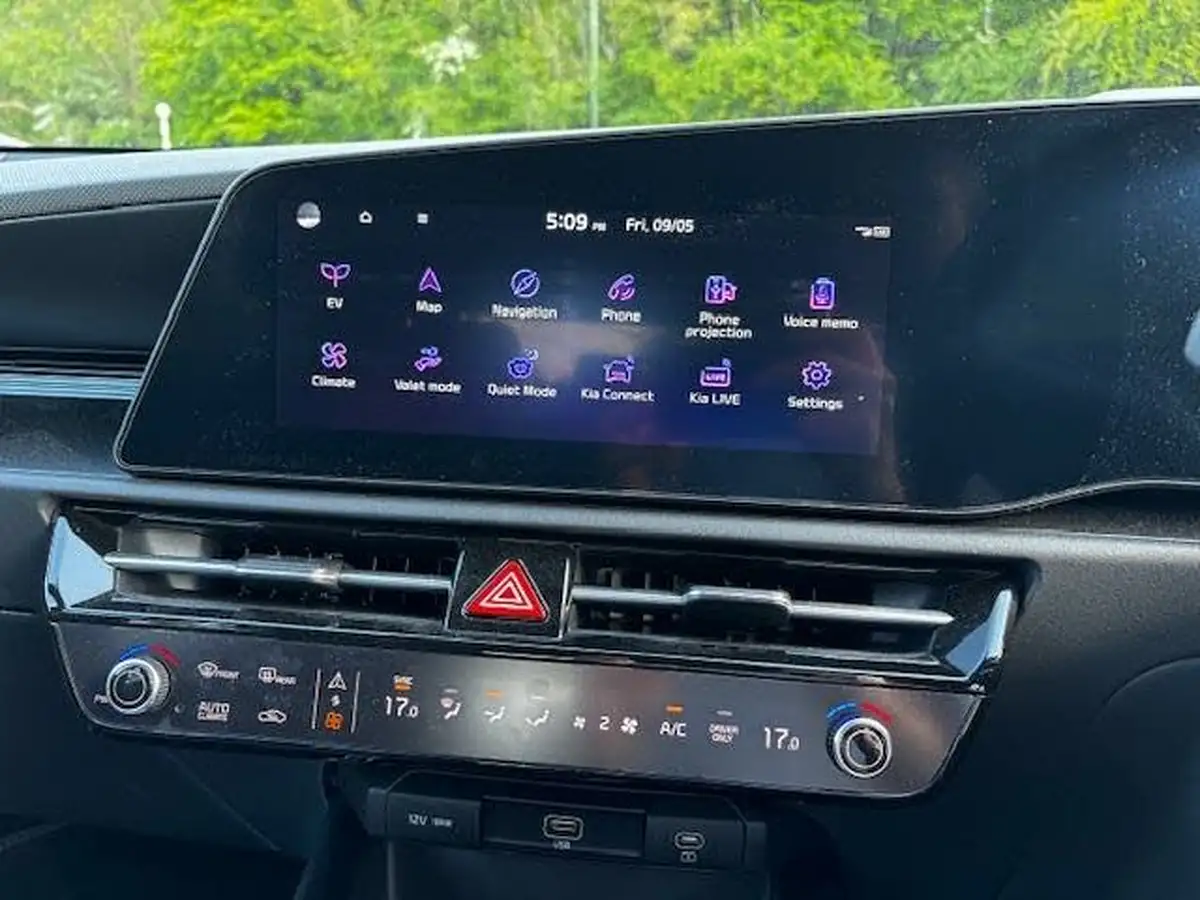 2024-kia-niro-ev-e-2-big-19