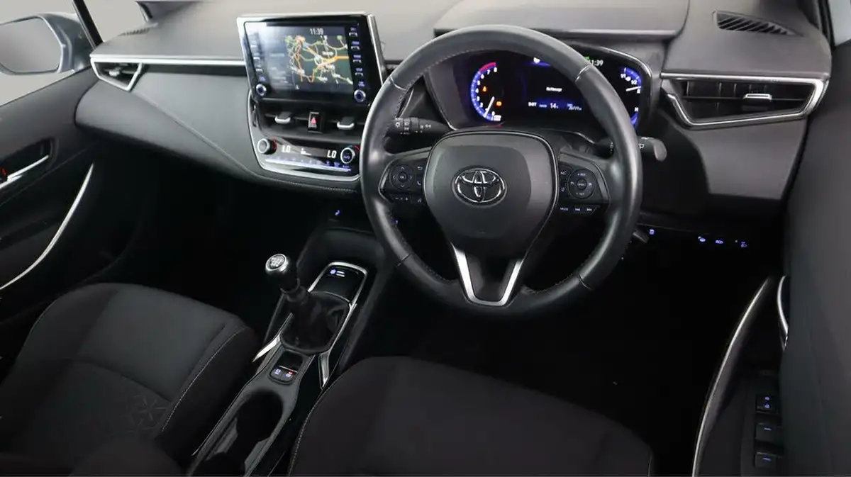 2020-toyota-corolla-12-vvt-i-icon-tech-trk-hatchback-big-9