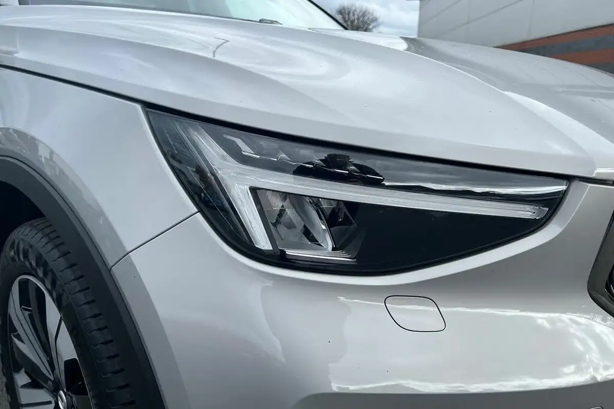 2023-volvo-xc40-15-t5-ultimate-dark-big-17