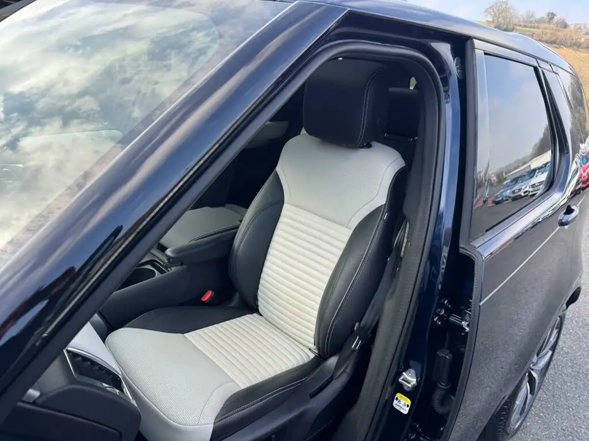 2021-land-rover-discovery-30-d300-r-dynamic-se-big-25