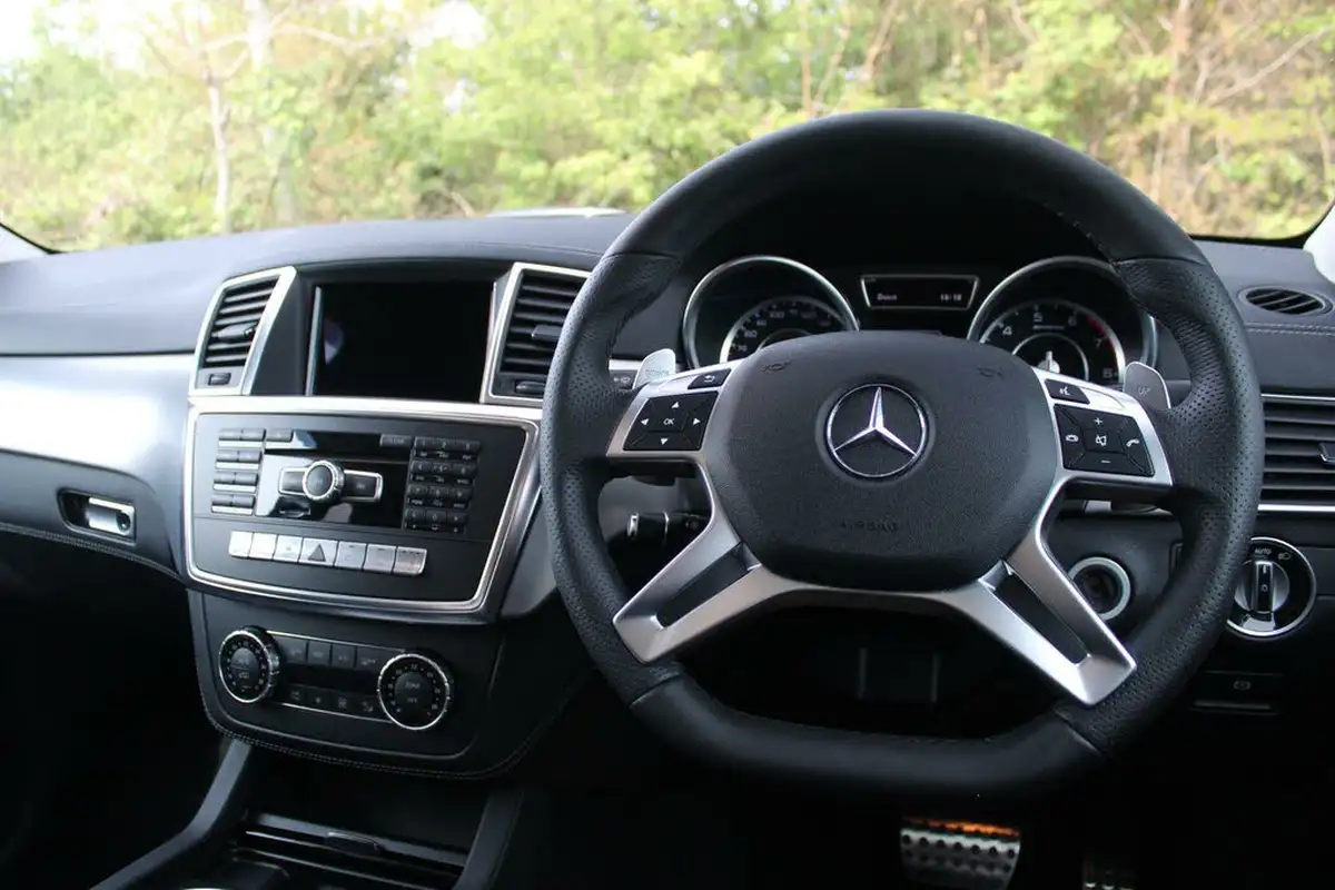 2014-mercedes-benz-m-class-55-ml63-amg-518bhp-speedshift-plus-7g-tronic-big-8