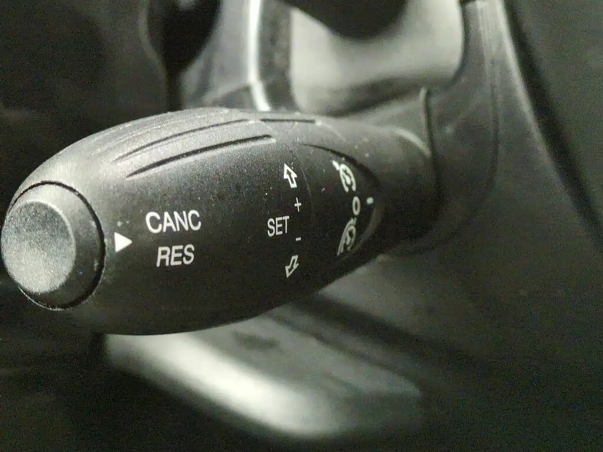 2019-fiat-500-12-lounge-ss-big-21
