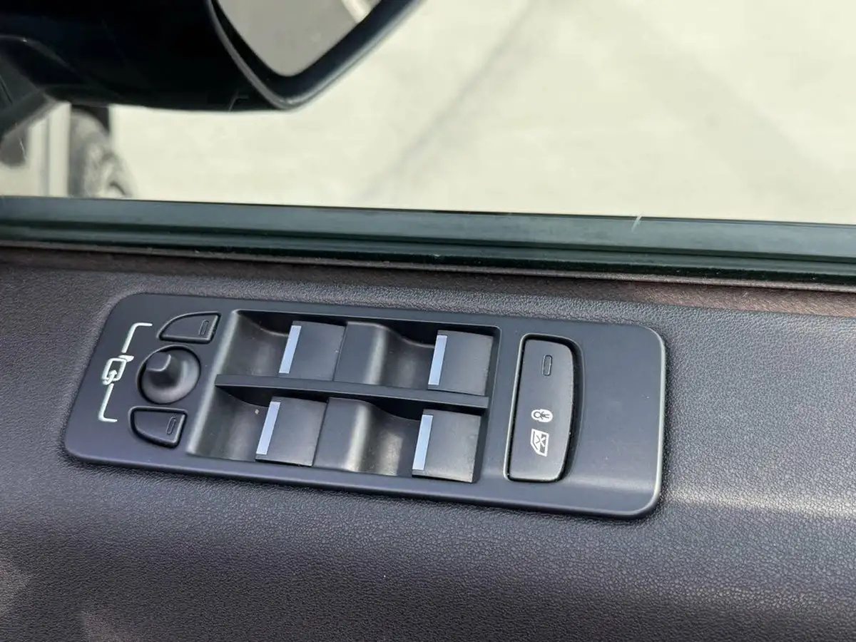 2019-land-rover-discovery-sport-20td4-landmark-big-22