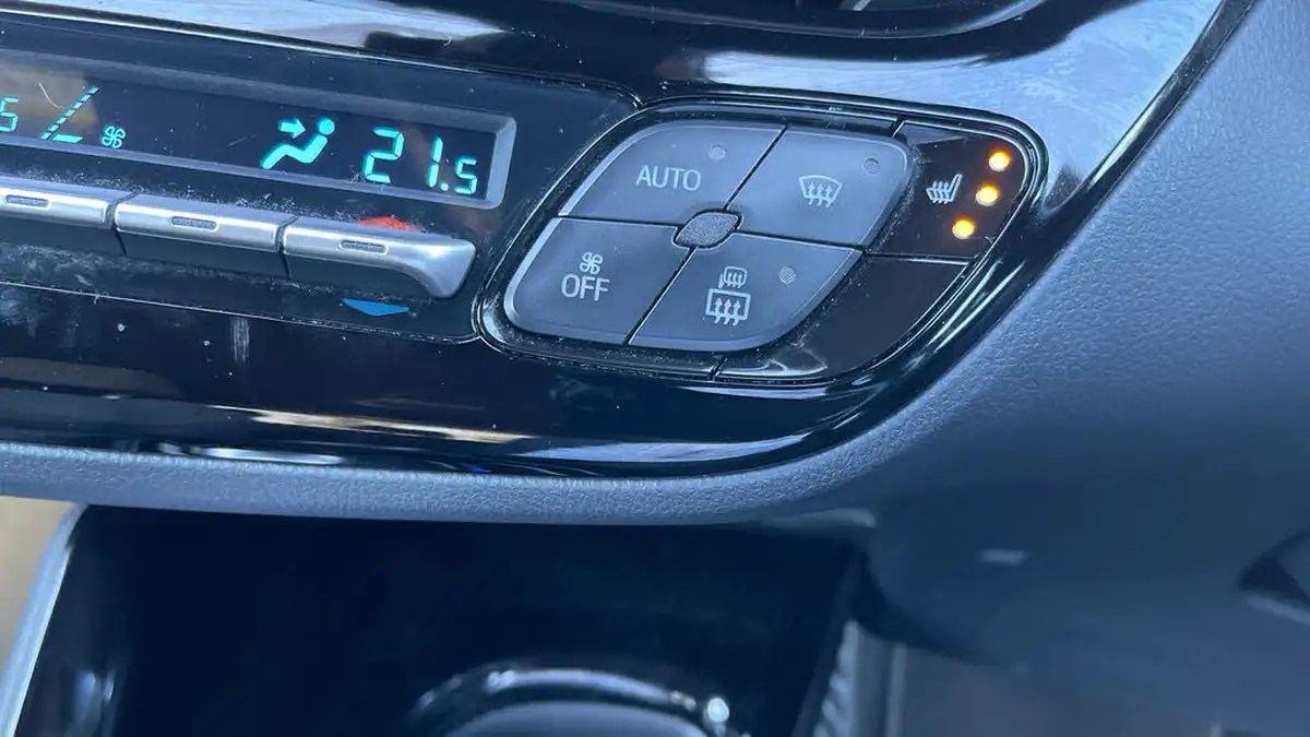2020-toyota-c-hr-18-vvt-i-design-big-28