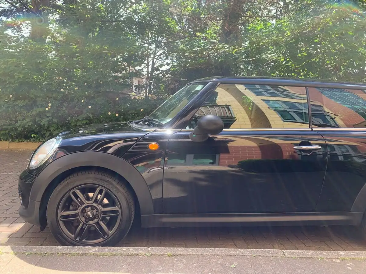 2011-mini-cooper-16-one-98bhp-hatchback-3d-auto-big-4