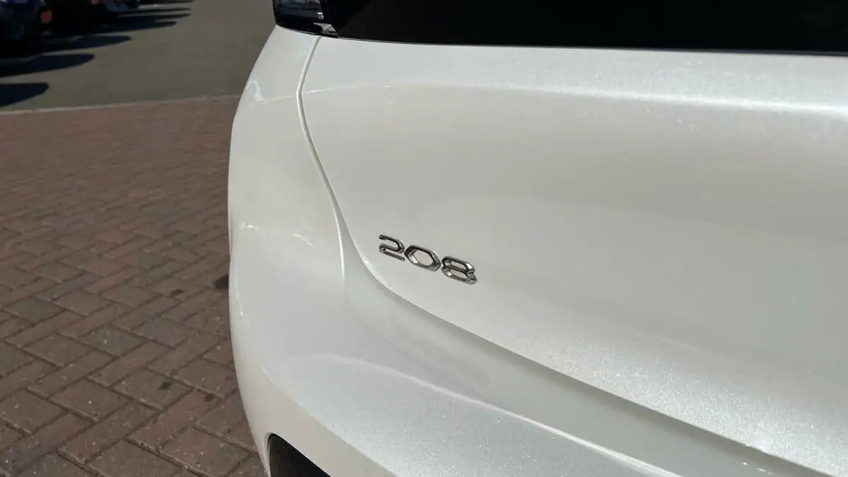 2022-peugeot-208-12-puretech-allure-premium-100ps-big-43