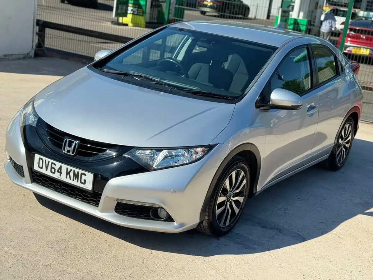 2014-honda-civic-16td-se-plus-hatchback-big-5