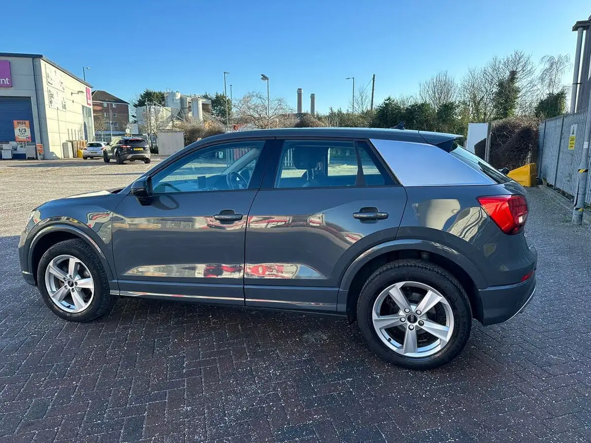2020-audi-q2-10-30-tfsi-sport-116ps-big-9