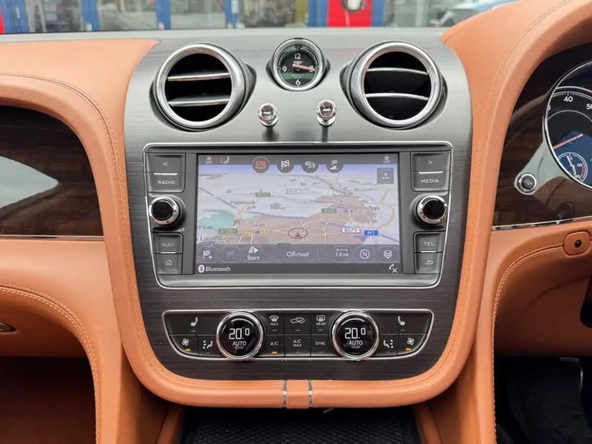2019-bentley-bentayga-40-v8-big-9