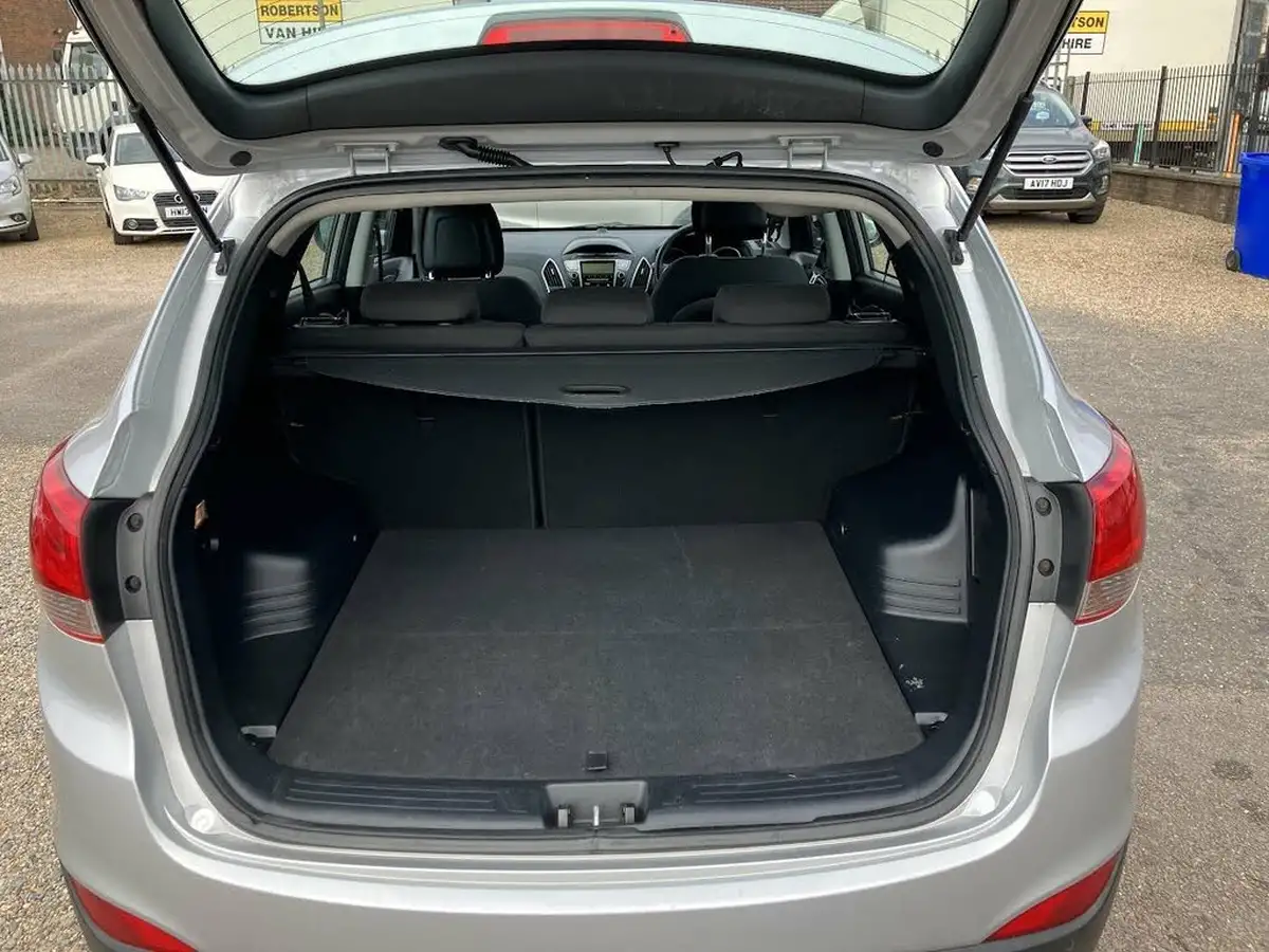 2011-hyundai-ix35-17td-style-big-15
