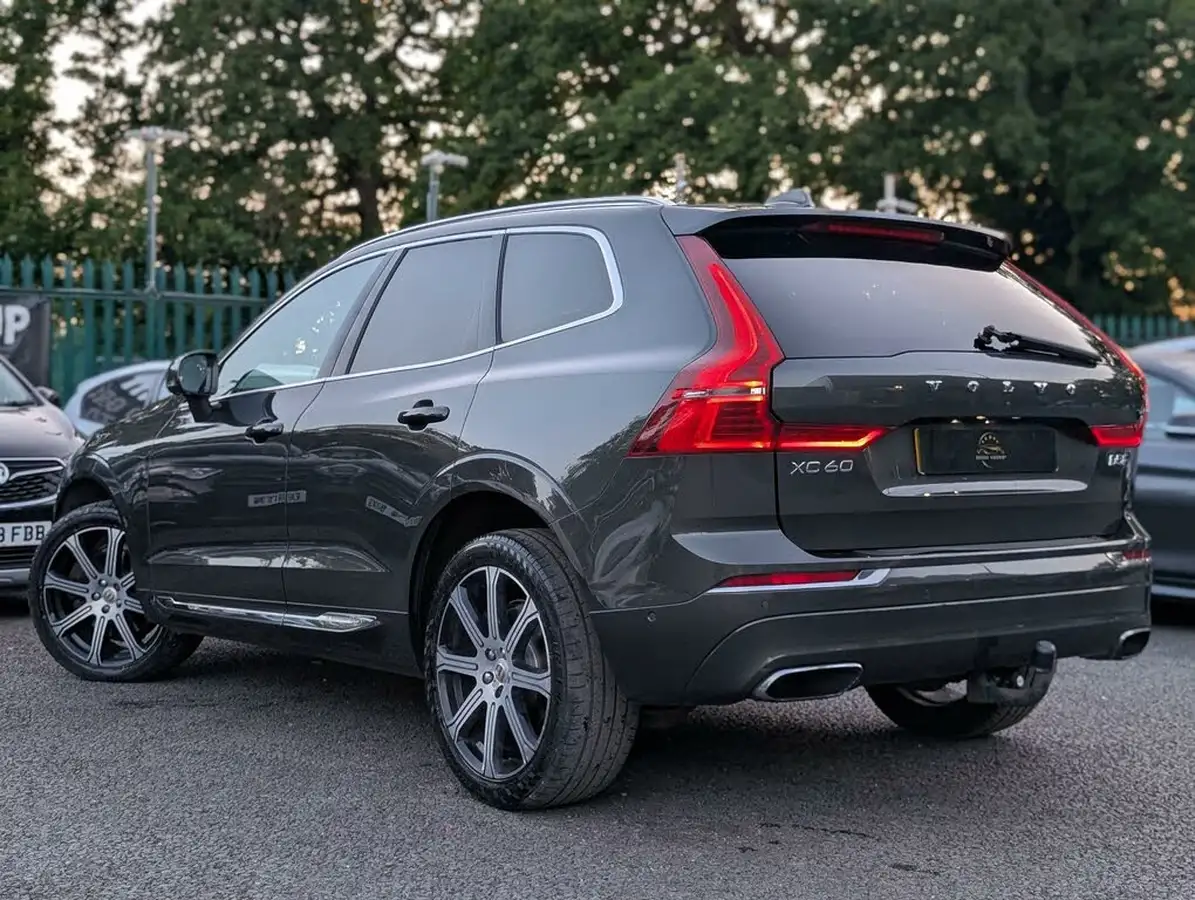 2017-volvo-xc60-20td-d5-inscription-pro-powerpulse-big-12