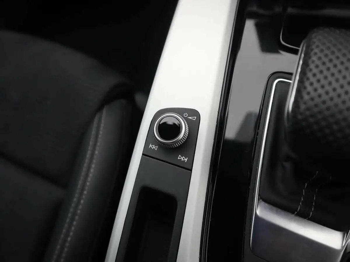 2023-audi-a4-20-35-tfsi-s-line-big-30